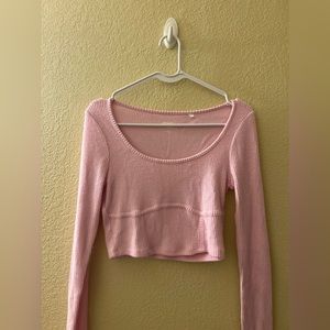 Pink lightweight sweater. Very soft to touch. Cropped.